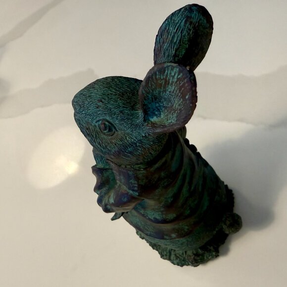 Peter Rabbit Figurine - Picture 7 of 14